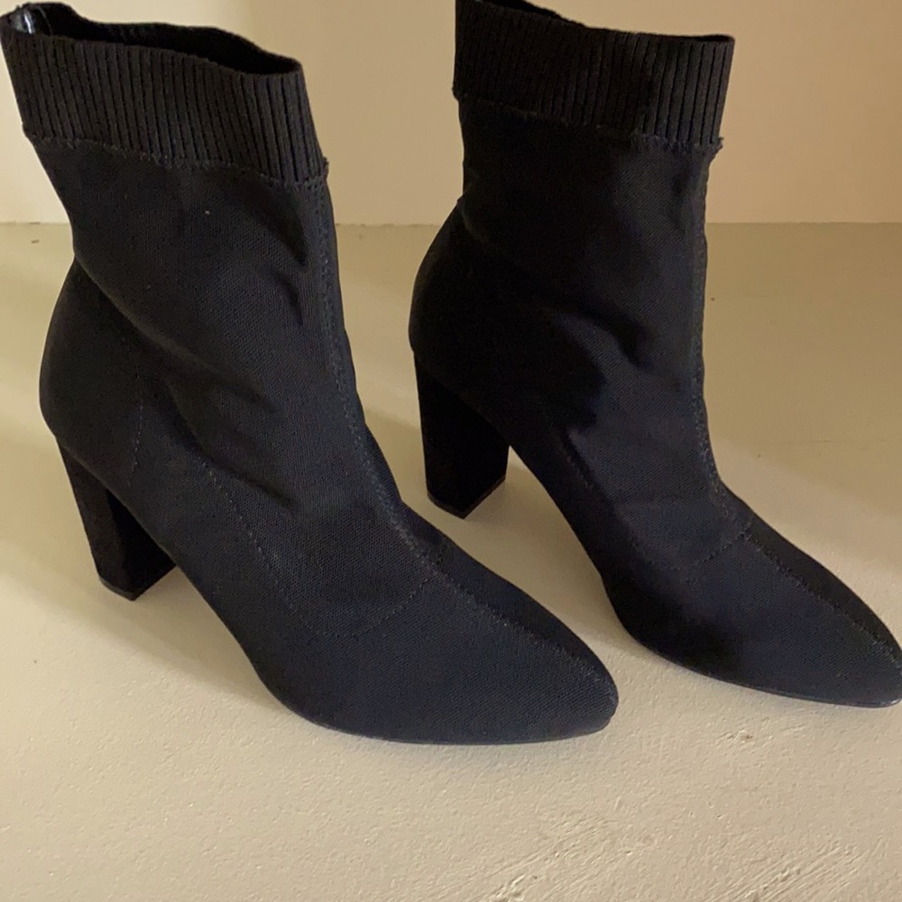 Vera Wang Boots